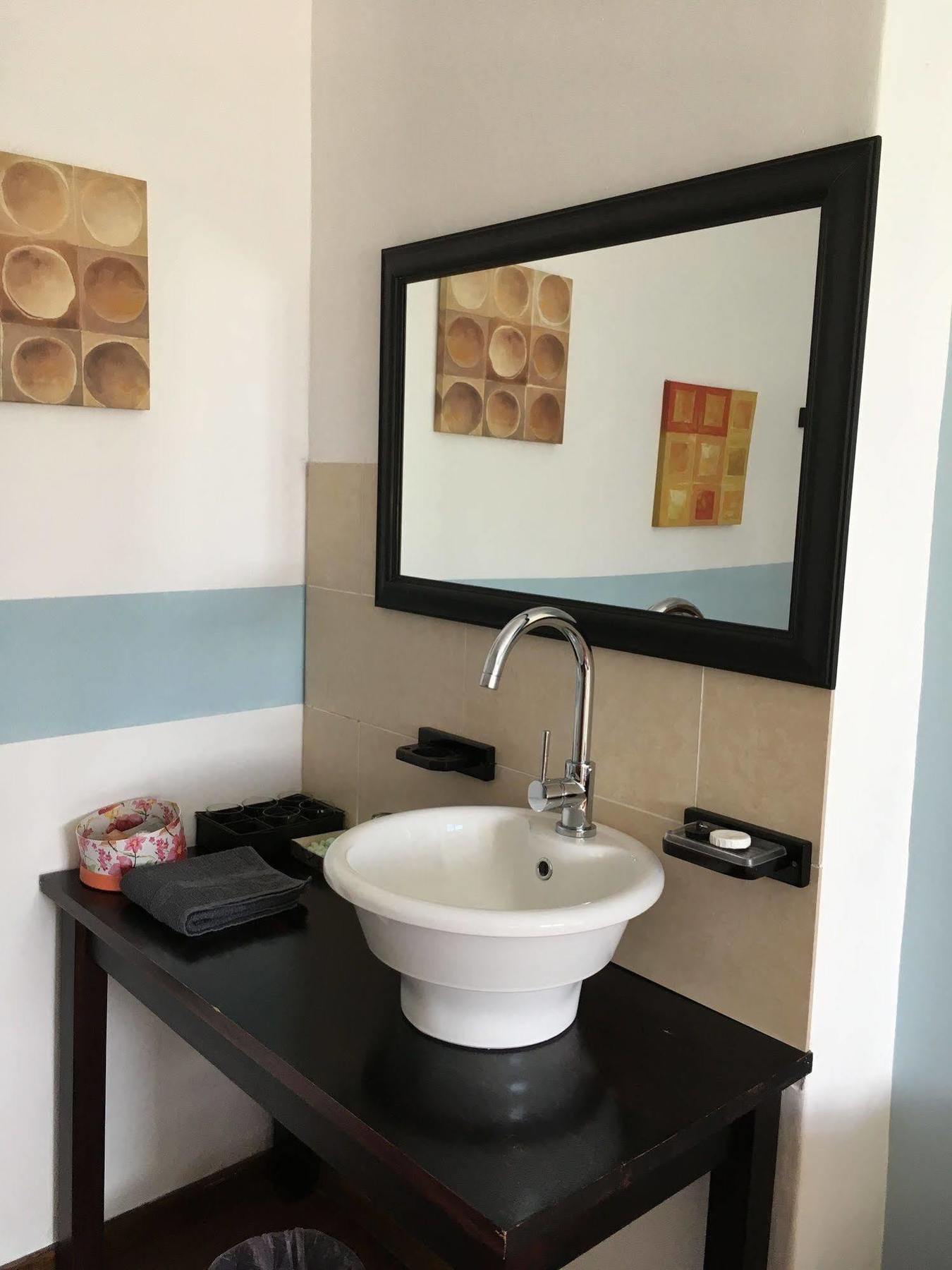 Ons Stee Bed And Breakfast เวลลิงตัน ภายนอก รูปภาพ